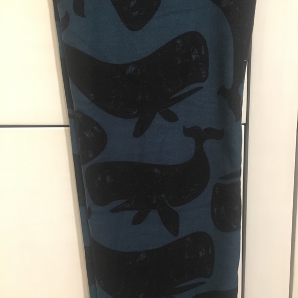 LuLaRoe Pants - OS Lularoe Whale Leggings